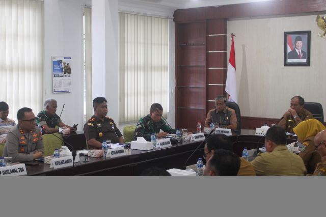 BAHAS ISU STRATEGIS DAERAH, KETUA DPRD ASAHAN BERSAMA FORKOPIMDA GELAR RAPAT KOORDINASI